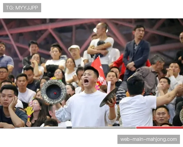 报道：针对球迷闯入赛场事件，NBA联盟向各队重申加强安保与快速反应协议