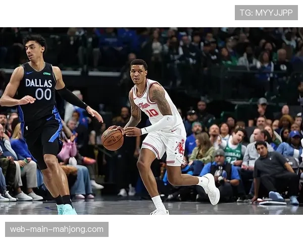 小贾巴里对阵湖人场均18.7分6.7板，真实命中率64.2%